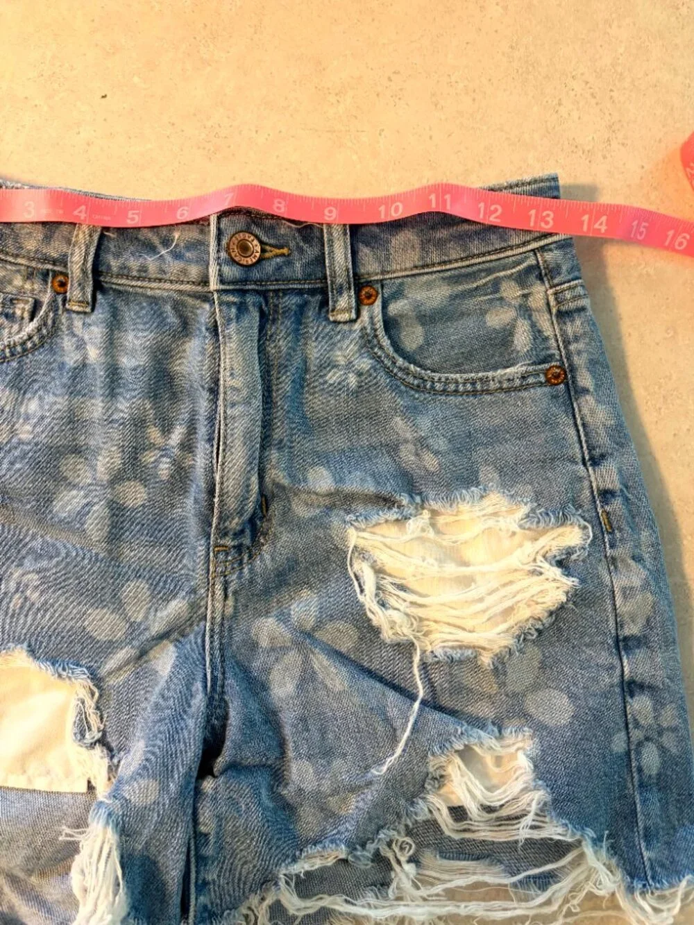 American Eagle Highest Rise Baggy Short Size 0 Distressed Cut Offs Floral